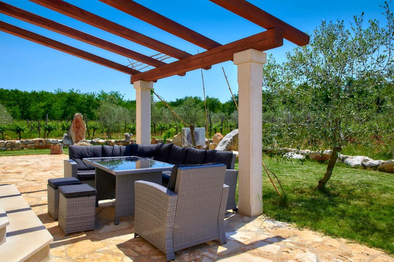 Relax House Surrounded By Olives And Vineyard Βίλα Stifanići Εξωτερικό φωτογραφία