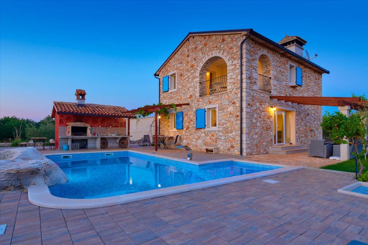 Relax House Surrounded By Olives And Vineyard Βίλα Stifanići Εξωτερικό φωτογραφία